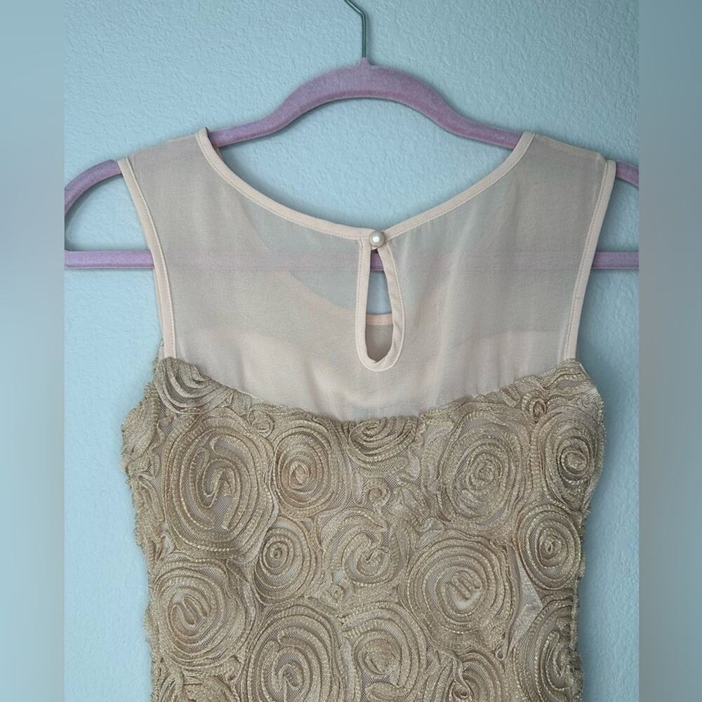 SOPRANO Nordstrom Embroidered Rosette Bodycon Mini Dress Size Juniors Small - Picture 3 of 6